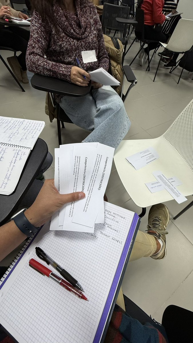 LeninMKT's tweet image. Para un Community Manager, la clave está en evidenciar competencias: gestión multicanal, medición de KPI, capacidad analítica y dominio de herramientas de automatización. Y muy importante el portafolio debe demostrar impacto y criterio estratégico.

#RRHH #CommunityManager