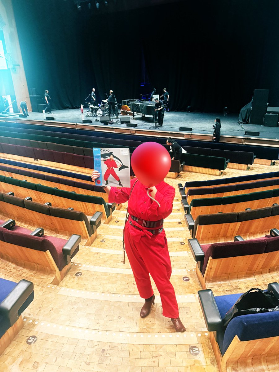 Studio_PATH's tweet image. 大好きな音楽の先生のコンサートを聴きにバービカンへ🫶🏻

東風のイントロで一気に空気が変わって魔法かと思った❗️この世にこんなにも感性が豊かな方がいるなんて凄い！

矢野顕子コスプレ
#矢野顕子　#行け柳田