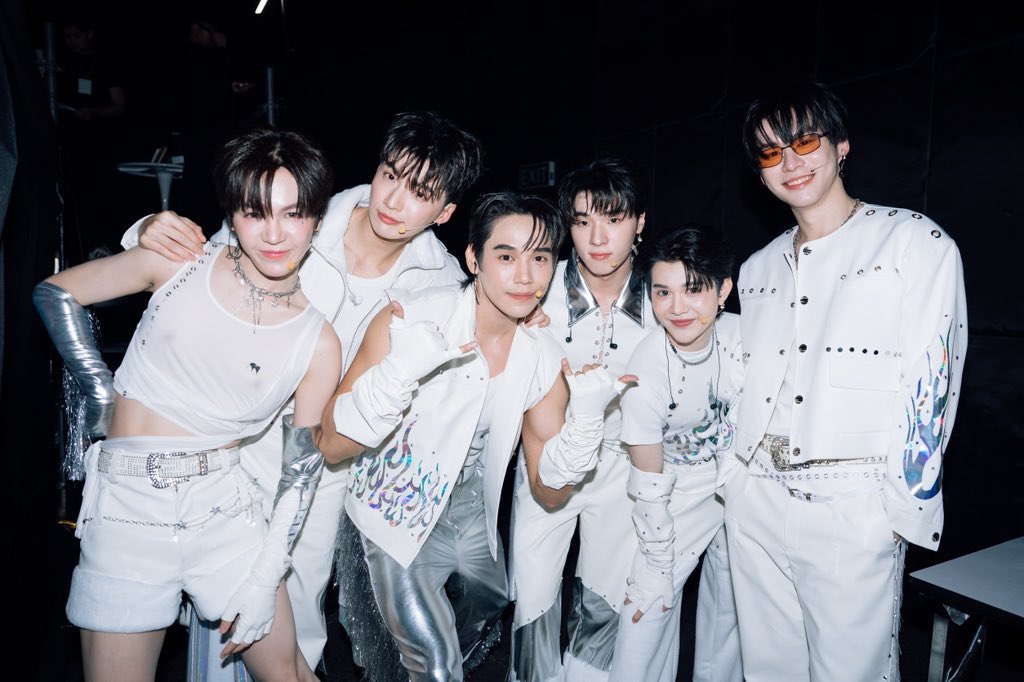 Bunterngonline's tweet image. เริ่ดเลยล่ะ! “แม็กกี้–บาส” เปิดบ้านจัดแฟนมีต เสิร์ฟฉ่ำทั้งฮอลล์อบอุ่นทั้งใจ
ในงาน MaxkyBas ‘My Home Your Home’ 1st Fan Meeting
 
Mchoice และ Studio Wabi Sabiเปิดประตูบ้านเป็นครั้งแรกที่ประเทศไทย ต้อนรับชาวด้อม 6CODE (ซิกซ์โค้ด : ชื่อแฟนคลับ)…