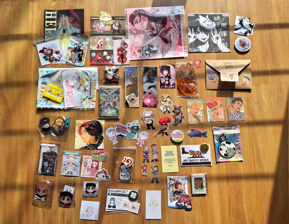 rngr01's tweet image. super duper late cf21 haul post!! i didn&apos;t get to walk around much at all but i had my friend help pick most of these up.. thank you to all the artists who made these!!