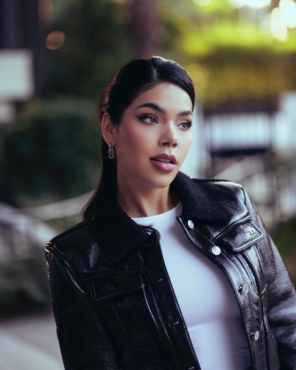 KeninisMxOfc's tweet image. Kenia OS adelantó que a inicios de 2026 comenzará oficialmente los ensayos para su próximo tour. También comentó que es muy probable que forme parte de varios festivales importantes durante ese año. Además, explicó que una vez que salga el nuevo álbum, en los días o semanas…