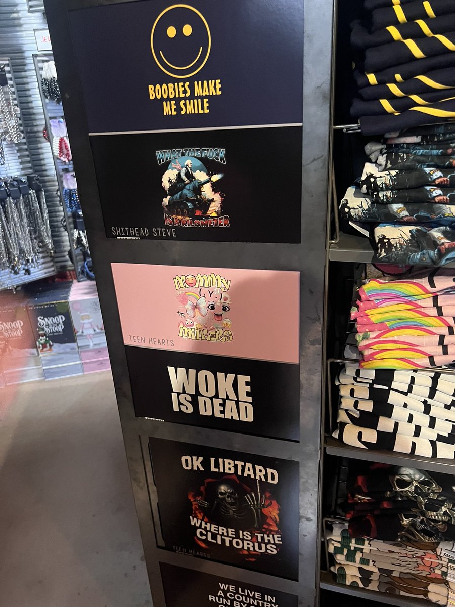 quittlequi's tweet image. spencers is not a real store