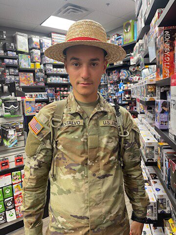 DisMatty_'s tweet image. Oh yea joined the army just graduated basic today