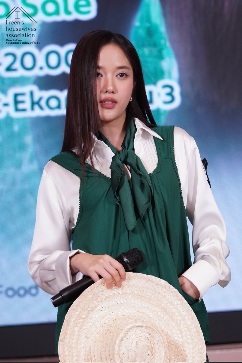 yoongsar's tweet image. Freen so handsome 🤏🏻

#srchafreen