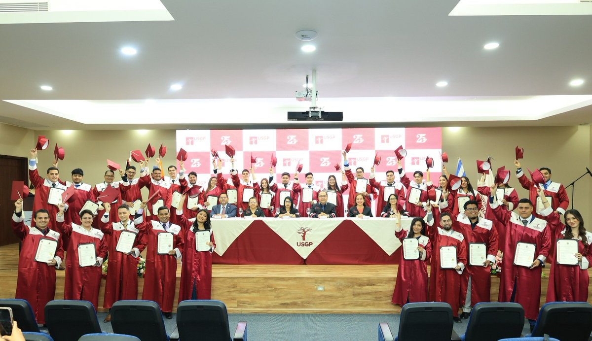 USGPOFICIAL's tweet image. 🎓✨ Con gran orgullo felicitamos a los nuevos graduados de la carrera de Arquitectura, quienes hoy se incorporan como la Trigésima tercera promoción.

Que este nuevo camino profesional esté lleno de proyectos, sueños construidos y ciudades transformadas por su talento 🙌.…