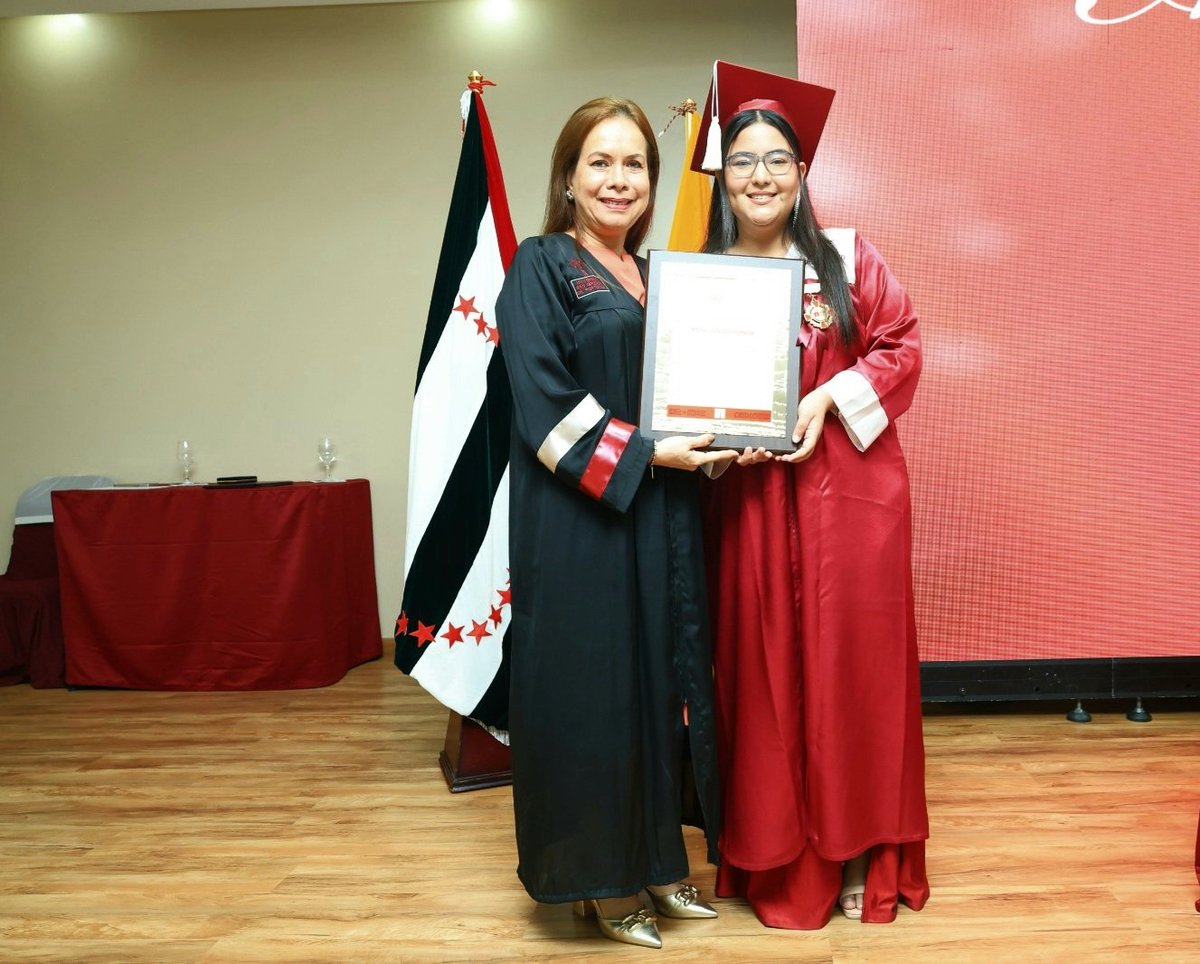 USGPOFICIAL's tweet image. 🎓✨ Con gran orgullo felicitamos a los nuevos graduados de la carrera de Arquitectura, quienes hoy se incorporan como la Trigésima tercera promoción.

Que este nuevo camino profesional esté lleno de proyectos, sueños construidos y ciudades transformadas por su talento 🙌.…