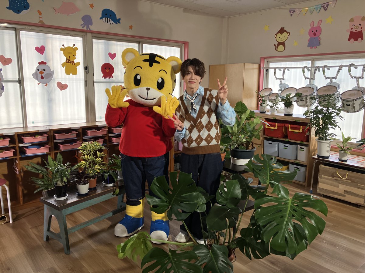 今週もテレビ番組 #しまじろうのわお をご覧いただきありがとうございました！
#INI #髙塚大夢 さんのギター、かっこよかったですね🎸

来週は大好きな植物について教えてくれるみたいです🌲

今日の放送を見逃した方、もう一度見たい方はTVerでご覧ください
tver.jp/series/sr2gk1r…

#しまじろう