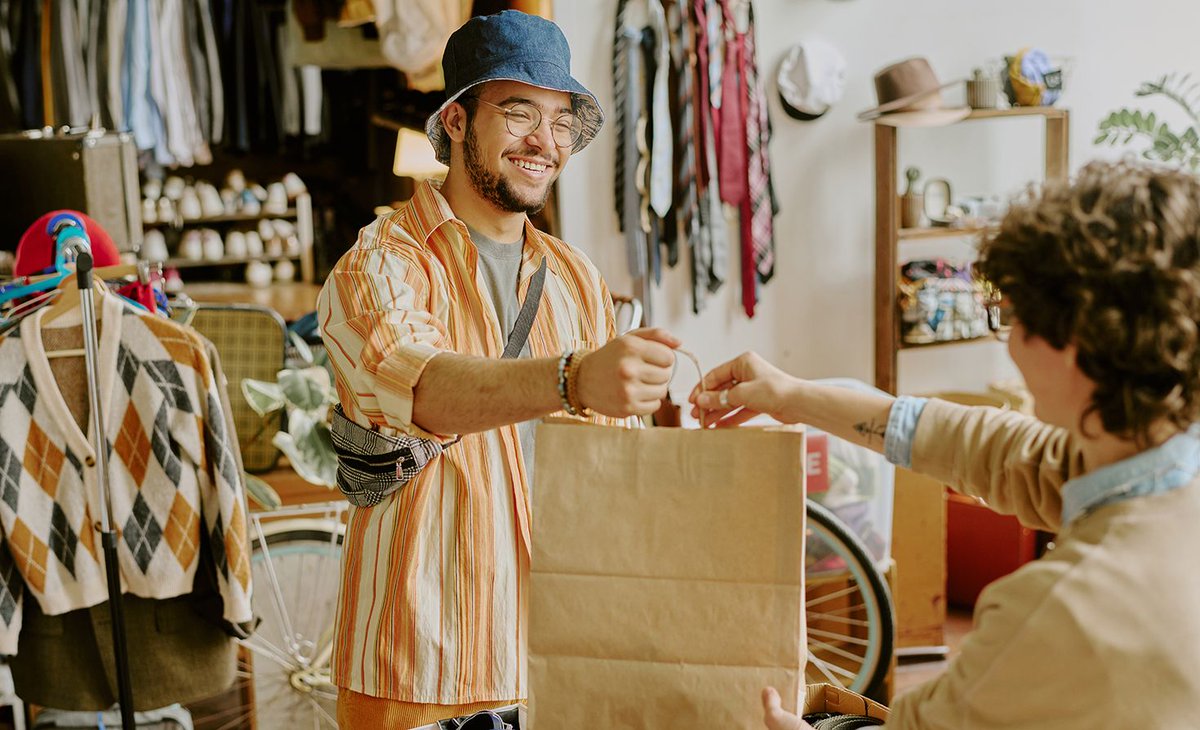 trellisgroup_'s tweet image. From “used clothes” to mainstream growth channel: Second-hand fashion is surging—here’s how brands and platforms are making it happen. ➜ buff.ly/lkFLdT8 
#CircularRetail #Reuse #FashionBusiness