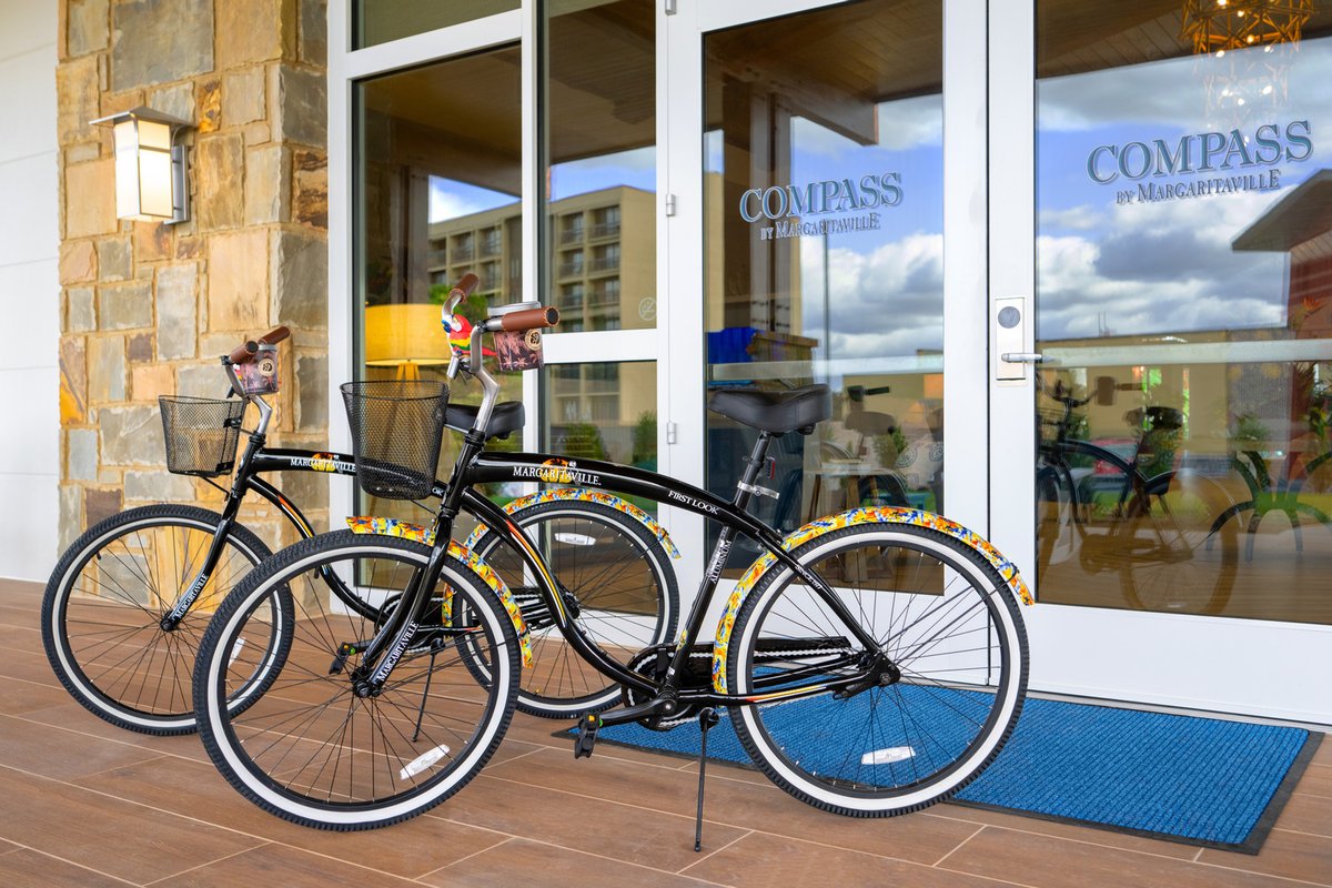 HotelCompass's tweet image. Set your course for Compass Hotel Pigeon Forge and make the most of cooler weather adventures in the Smokies. 🍂 

From cozy mornings to mountain views, it’s the perfect place to unwind, explore, &amp;amp; embrace the season’s beauty.

Find our latest offers at mville.io/4291IVH