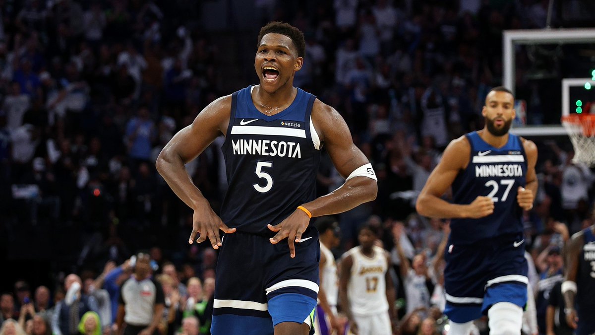 𝒃🏀 tweet media