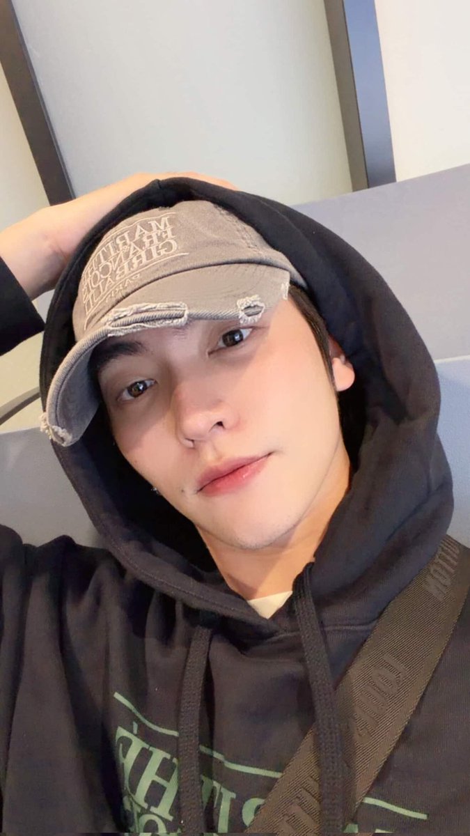 Boss_KoreaFC's tweet image. Good Morning ShawtyBoss and BoNoh🌞
좋은 아침입니다.🌞
오늘은 보스의 스케줄이 있는 날입니다!

🐥프라이빗 촬영

@Bossckm_

#SunshinewithBossckm #Bosschaikamon #ShawtyBoss #BoNoh  #BOSSCKM #보스아침인사 #GoodmorningBossCKM