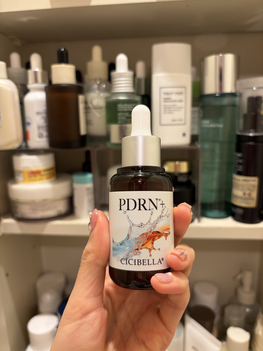 milmil_b's tweet photo. これパケ普通なんだけど成分構成エグくてビックリ。3種のセラミド、PDRN、ナイアシンアミド入ってるのやばくない?土台から保湿したい秋冬のために作られた???しかも肌にやさしいピーリング効果あるグルコノラクトンも入ってる。
#CICIBELLABEAUTY
#MegaDebut
#PR
#美容液
#シートマスク
#パック https://t.co/2v5quZAH3Q