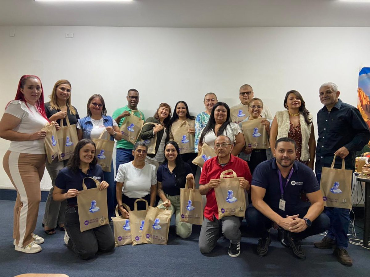 soyimeista's tweet image. El proyecto #Robótica, desarrollado entre el #IME y la @AlcaldiadeMed , fortalece la #educación #pública al llevar #ciencia y #tecnología a estudiantes de 24 instituciones oficiales.

📍youtu.be/OkqLzJ3WSjI