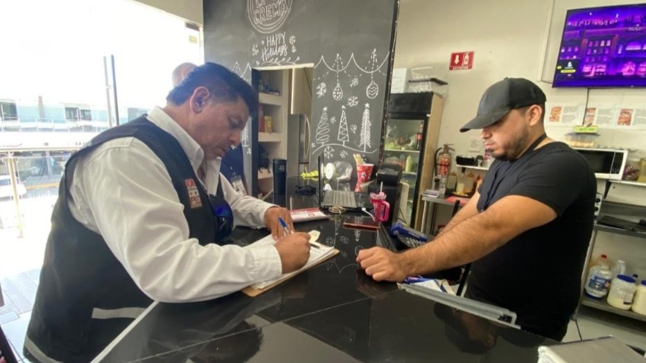 hermosillo_life's tweet image. Instalan App Comercio Directo en más de 3 mil negocios de #Hermosillo:  #SSP.
La herramienta tecnológica permite a las empresas conectarse gratuitamente al 9-1-1, explican.
sonoralifemagazine.com/general/47182
#Sonora #México #SonoraLife