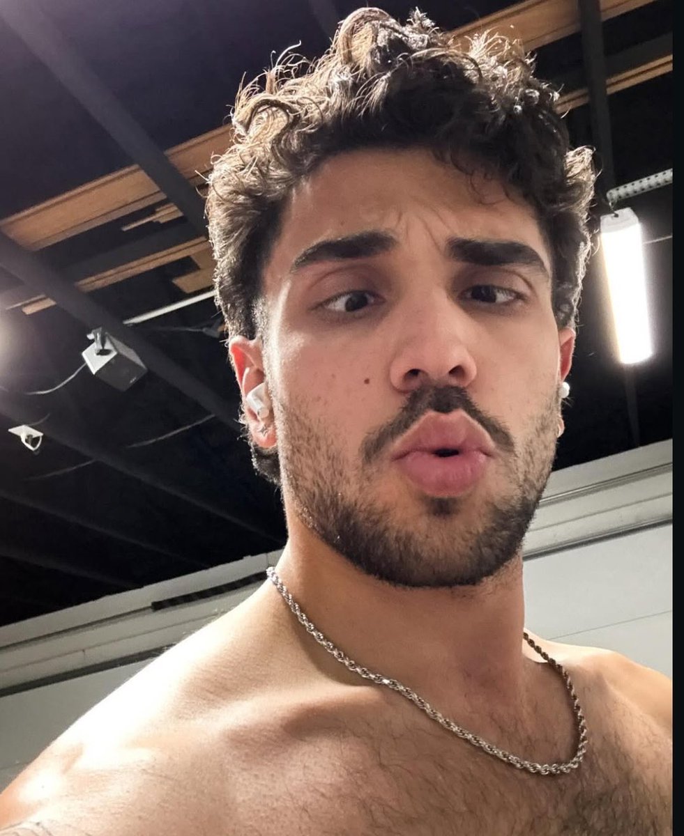 it looks like the gooner virus claimed another Gen Z victim 🤭🦠