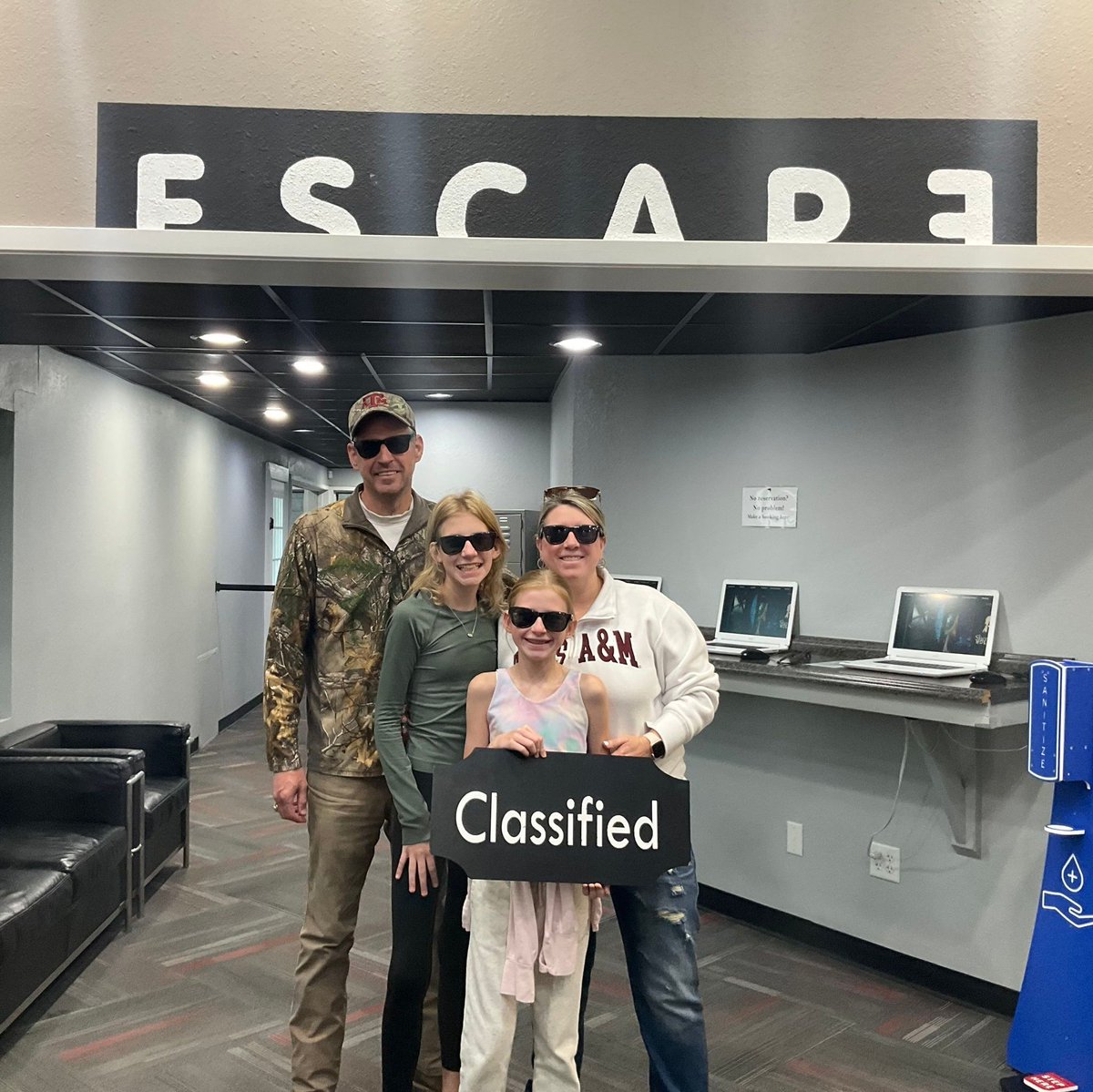 EscapeRoomBCS's tweet image. These agents were so close to passing their test! #Classified escaperoombcs.com/rooms