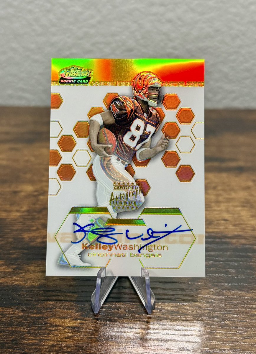 _AustinFinley_'s tweet image. 🐅 Bengals PC Card of the Day….

Day 127 : 

2003 Topps Finest Kelley Washington Gold Refractor Auto /50

Always interested in cool Bengals cards! If you have any or see any, let me know 😎 

Feel free to share a PC Card you love 🔥 

#WhoDey   #WhoDoYouCollect