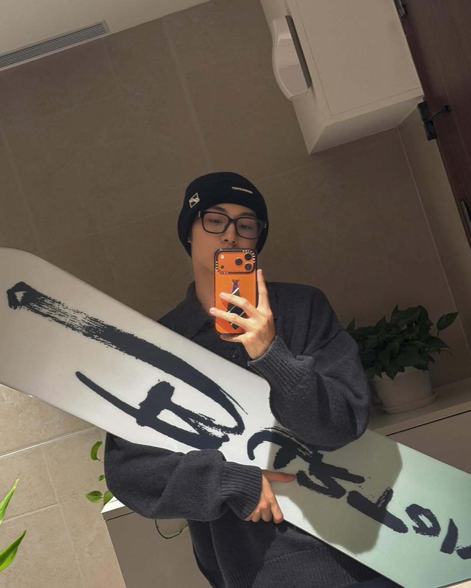 soonyunqi's tweet photo. 251126 WINWIN Instagram update:

#WINWIN #DongSicheng https://t.co/DTSbO8VIx7