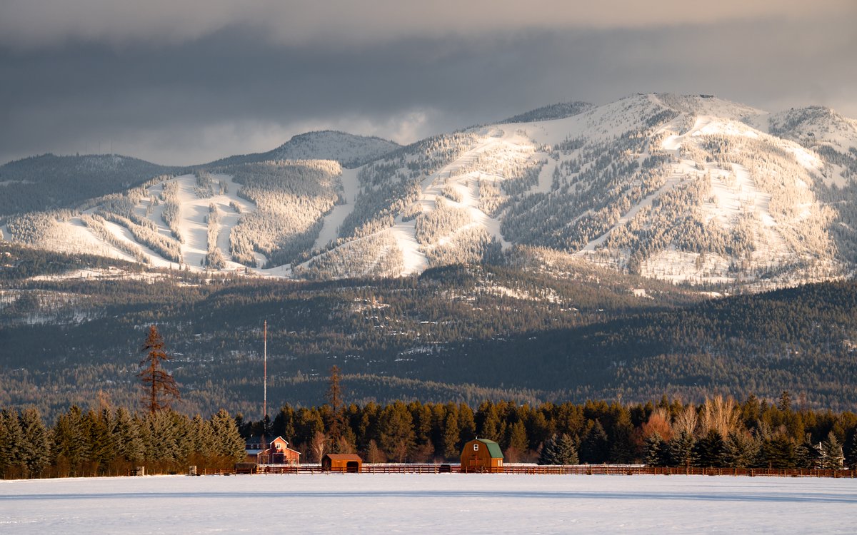Where winter settles in.

📷: Chance Jackson

#GlacierMT