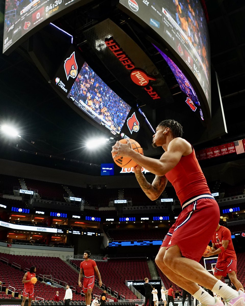 NJITHoops's tweet image. 📍 KFC Yum! Center

#UNITY | #RollTech⚔️