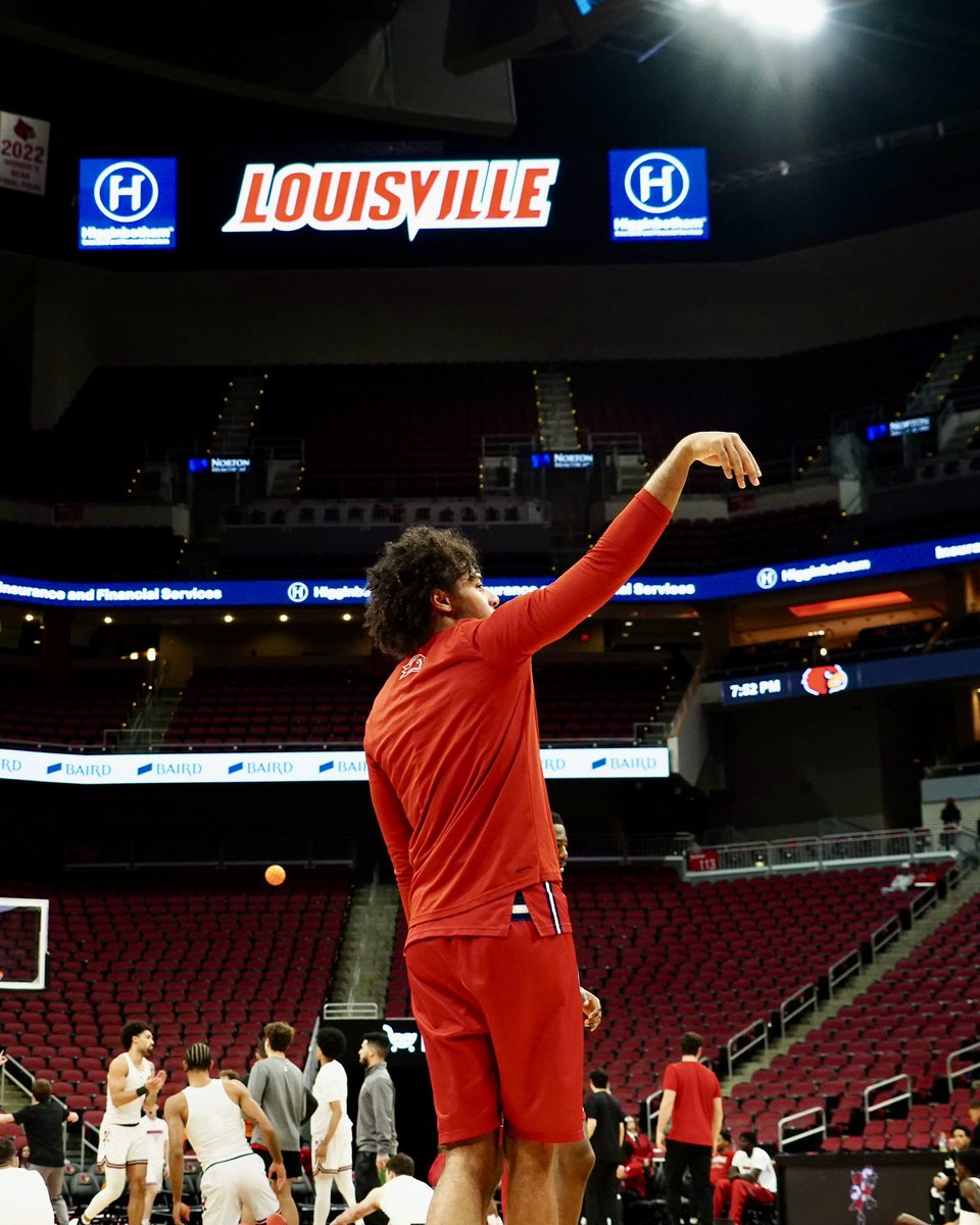 NJITHoops's tweet image. 📍 KFC Yum! Center

#UNITY | #RollTech⚔️