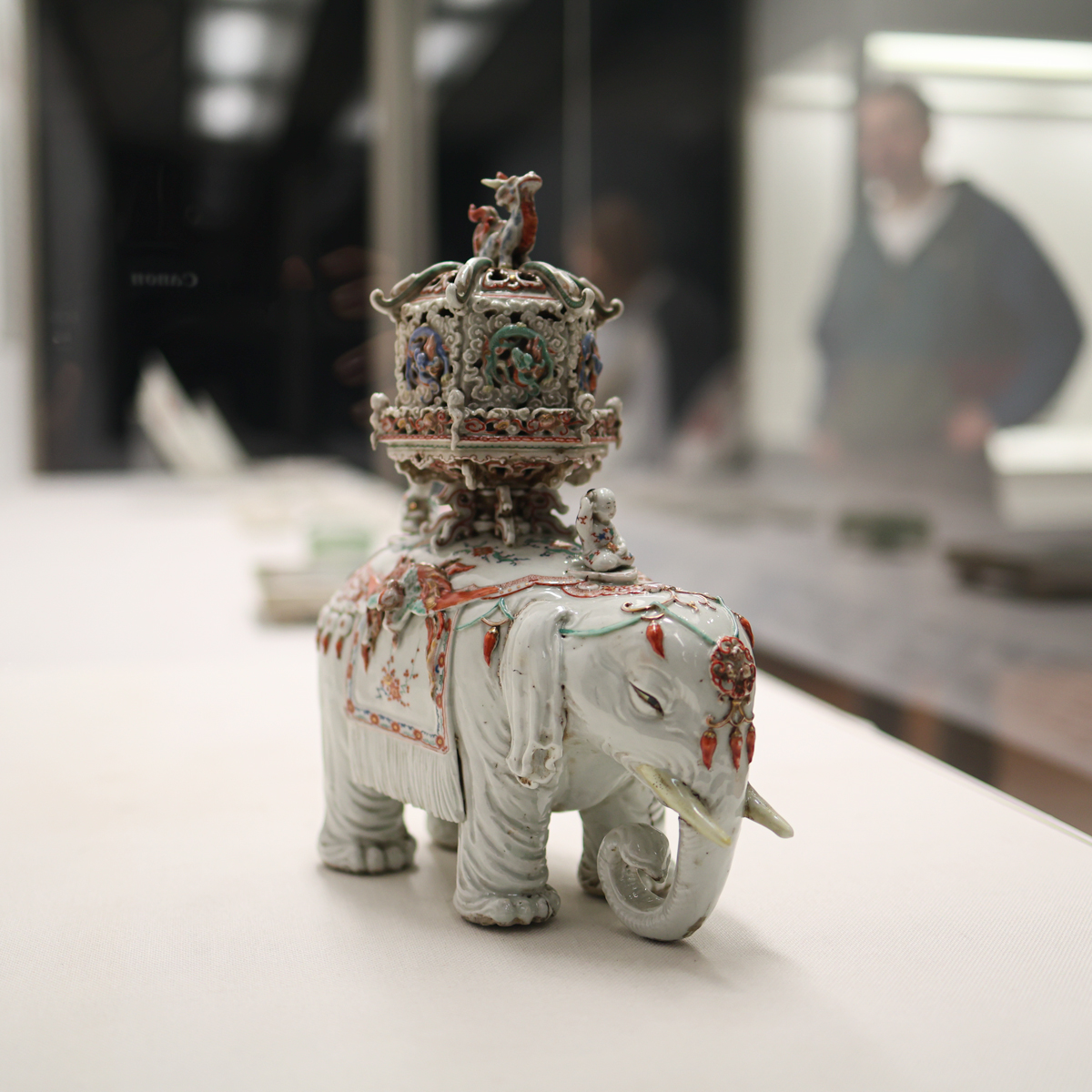 特集「#KAKIEMON ―伊万里焼柿右衛門の世界―」開催中】 17世紀半ばに