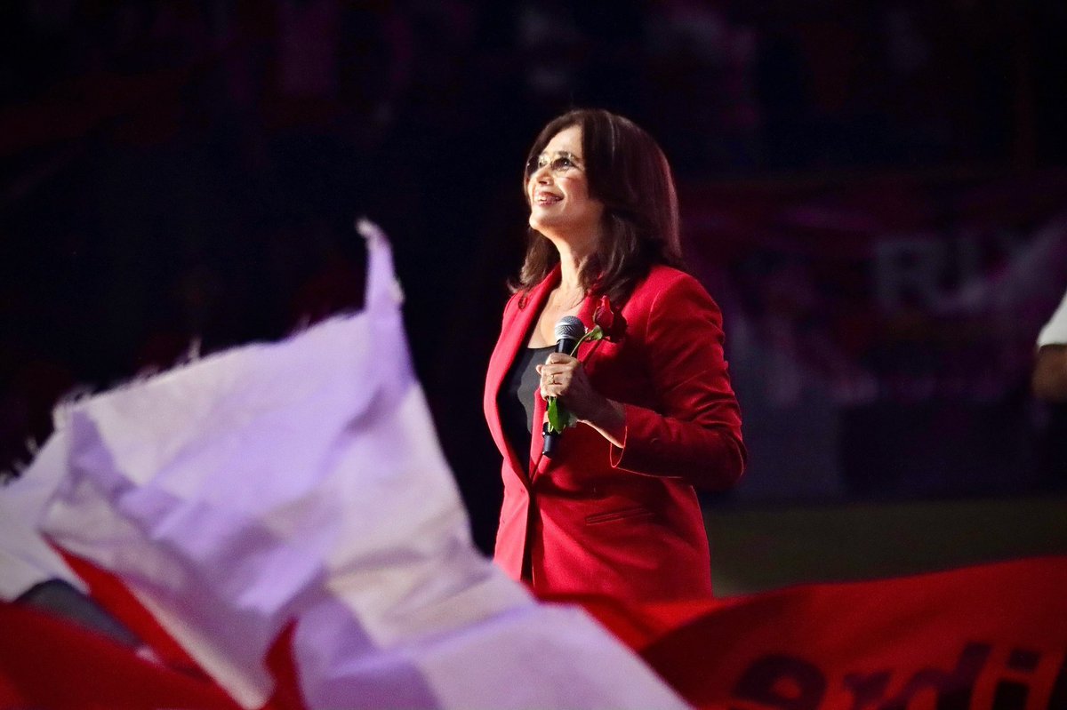 ricsotohn's tweet image. #Reflexión ✍🏻 Sin lugar a duda, Nasralla es un actor político que ha sido utilizado por las mafias económicas para dividir el voto, el voto que sirvió para sacar a los cachurecos.

El plan de esas mafias en esta campaña consistió en engañar a Nasralla, haciéndole creer que tenía…