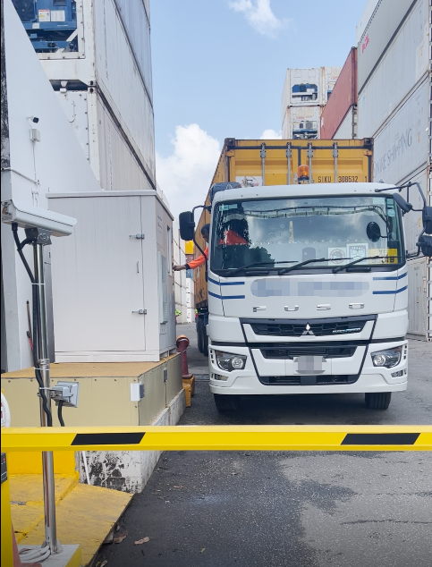 mingruida's tweet photo. 🥳2 sets of intelligent seal dispensers and license plate recognition have been stably used in two major container yards under Eng Kong!

#seal #port #depot #container #Automation https://t.co/En8ST3jijw
