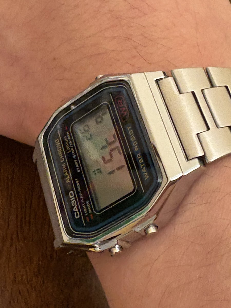 tenderizzation's tweet image. “Yeah I’m home for Thanksgiving. Oh no my watch isn’t broken it’s just a mod that replaces the internals with a Cortex M0+ microcontroller and it’s currently displaying the moon phase complication. See here “15t q” means 1st quarter! How did you know I work in SF?”