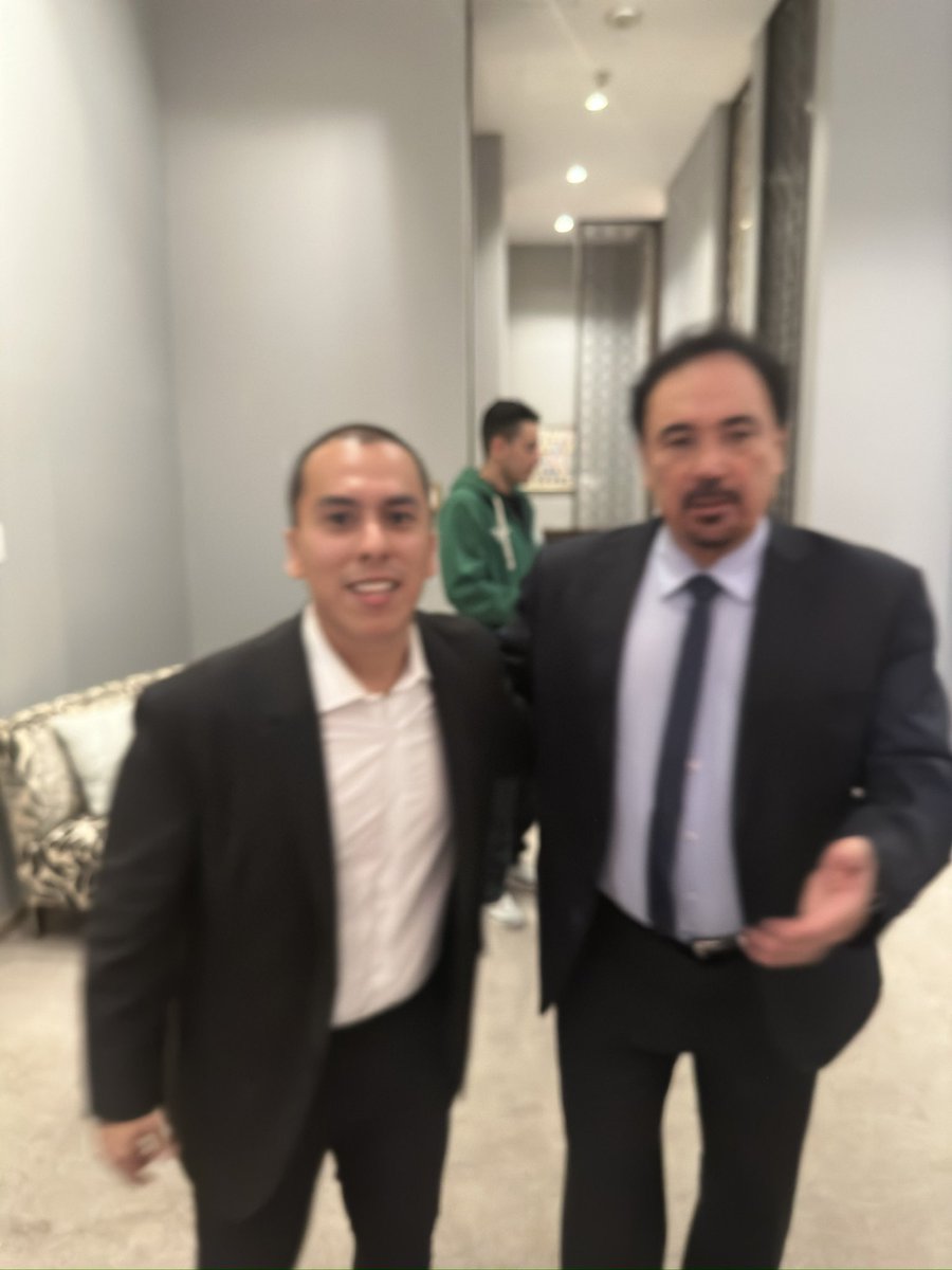 Humilde recordatorio de que las fotos más importantes que te quieras tomar, SIEMPRE van a salir terribles jaja👍🏻