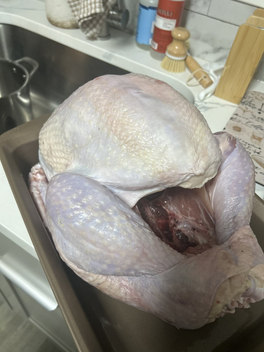 vibes4jay's tweet image. Seasoned and buttered up 😋 can’t wait to get stuffed 😌