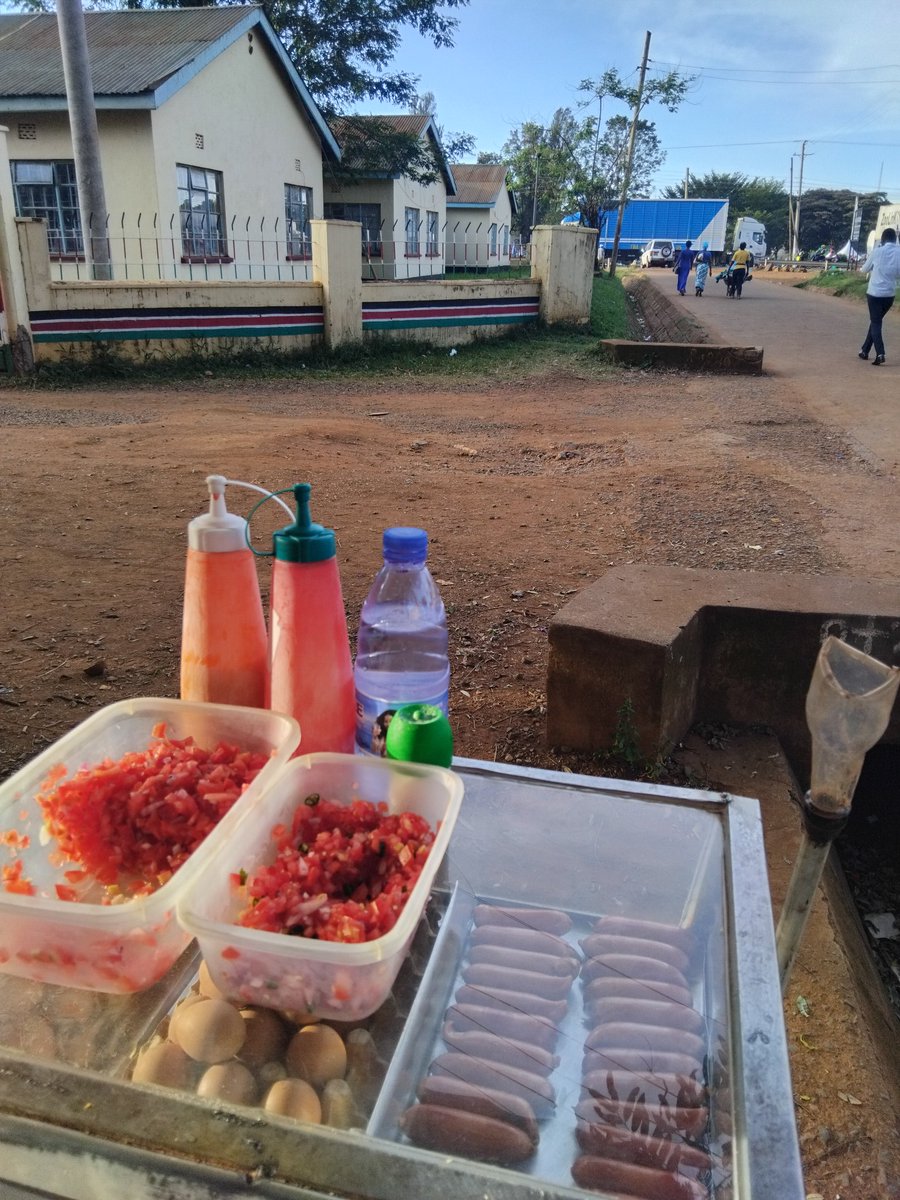 weetu___'s tweet image. Thursday 7:19am