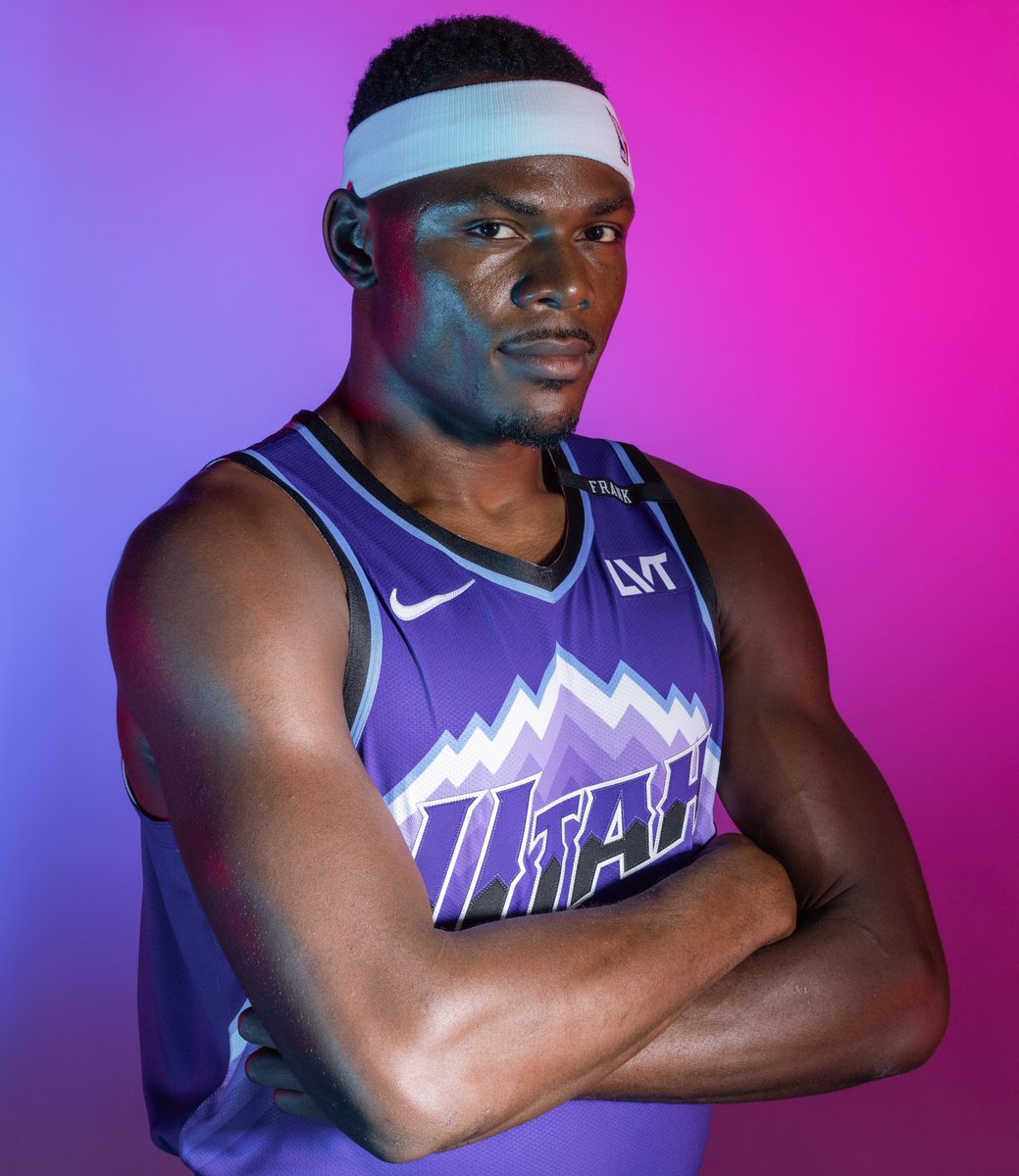 Join us in wishing Oscar Tshiebwe of the @UtahJazz a HAPPY 26th BIRTHDAY! 