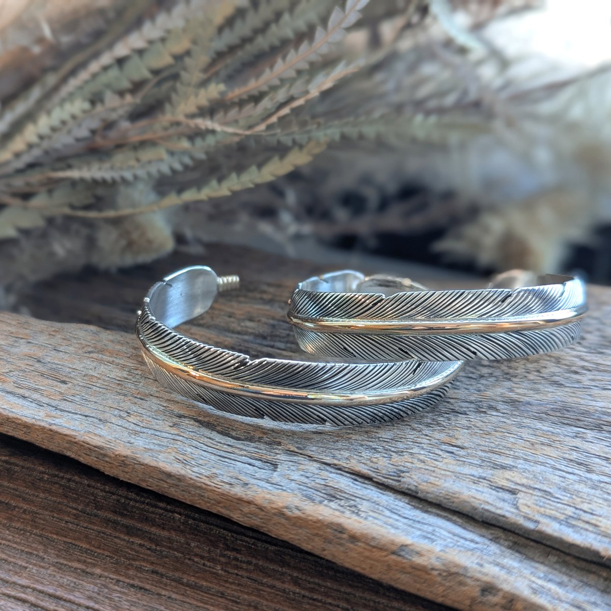 🔹Re stock🔹 Harvey Mace ハーヴィーメイスの12KGFフェザーバングル