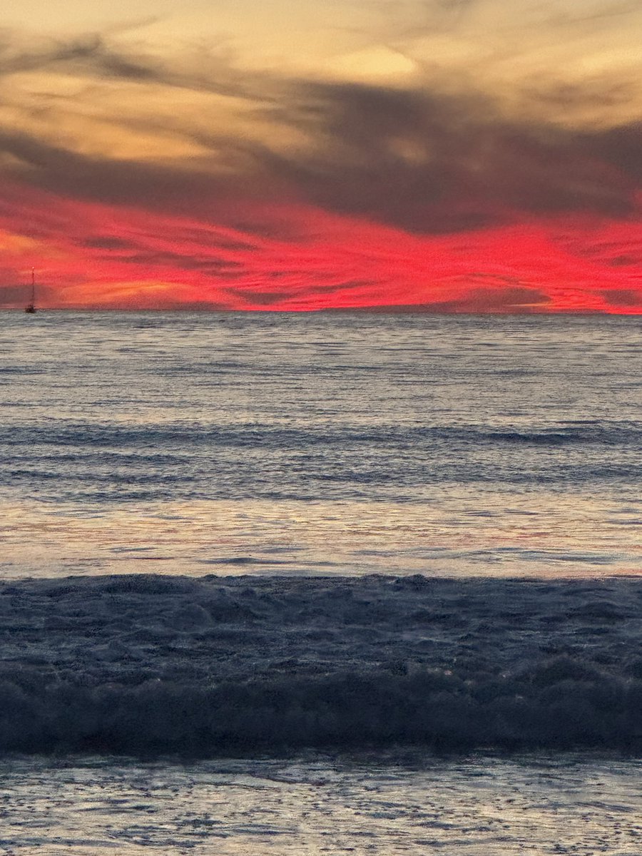 never seen a sky this red, tonight’s sunset was amazing