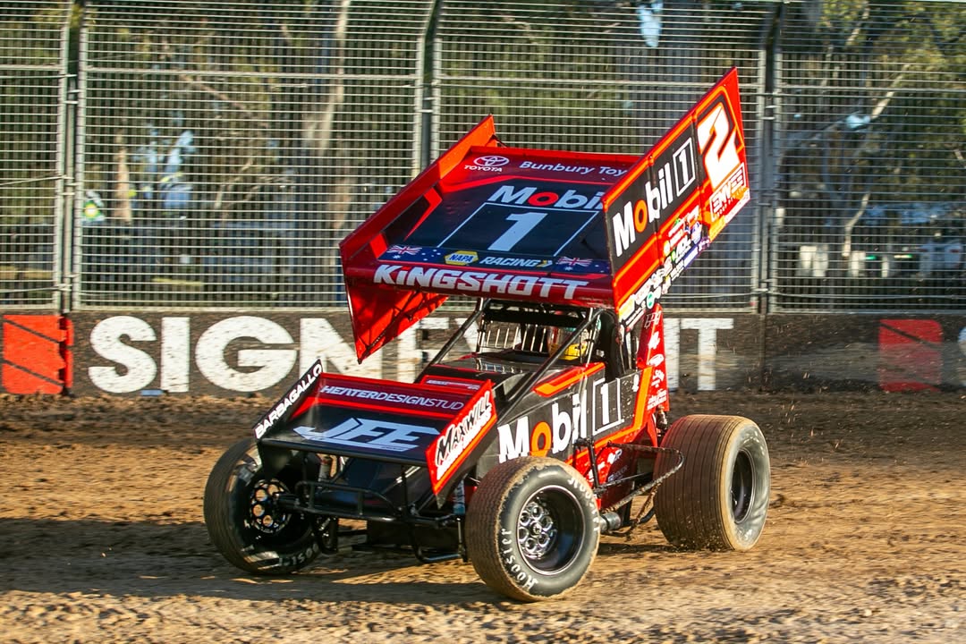 Krikke_Msport2's tweet image. DAYNE and the Krikke Motorsport team last night at NAPA Speedway got their 2025 NAPA Sprintcar Invitational campaign, as part of the Supercars Adelaide Grand Final, underway.

📸 Ray Ritter from KNJ Photography

#KrikkeMotorsport  
#NextLevel    
#OnPoint