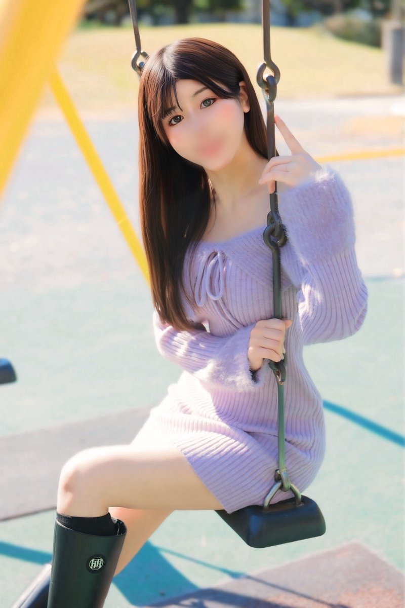 どっちか高くこげるか勝負しよ❤️