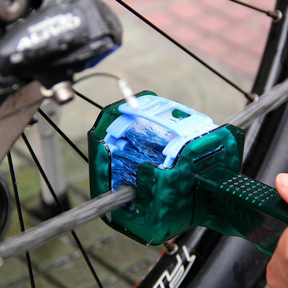 UnicunShop's tweet photo. ๐ดโโ๏ธ Chain lookin' grimy? Our Bicycle Chain Cleaning Brush Set will have it sparkling like new! โจ Easy to use & super effective. Get yours now! https://t.co/W8kQ18ceUQ #bikelife #cycling #bikemania #cleanbike https://t.co/toQddSbbRK