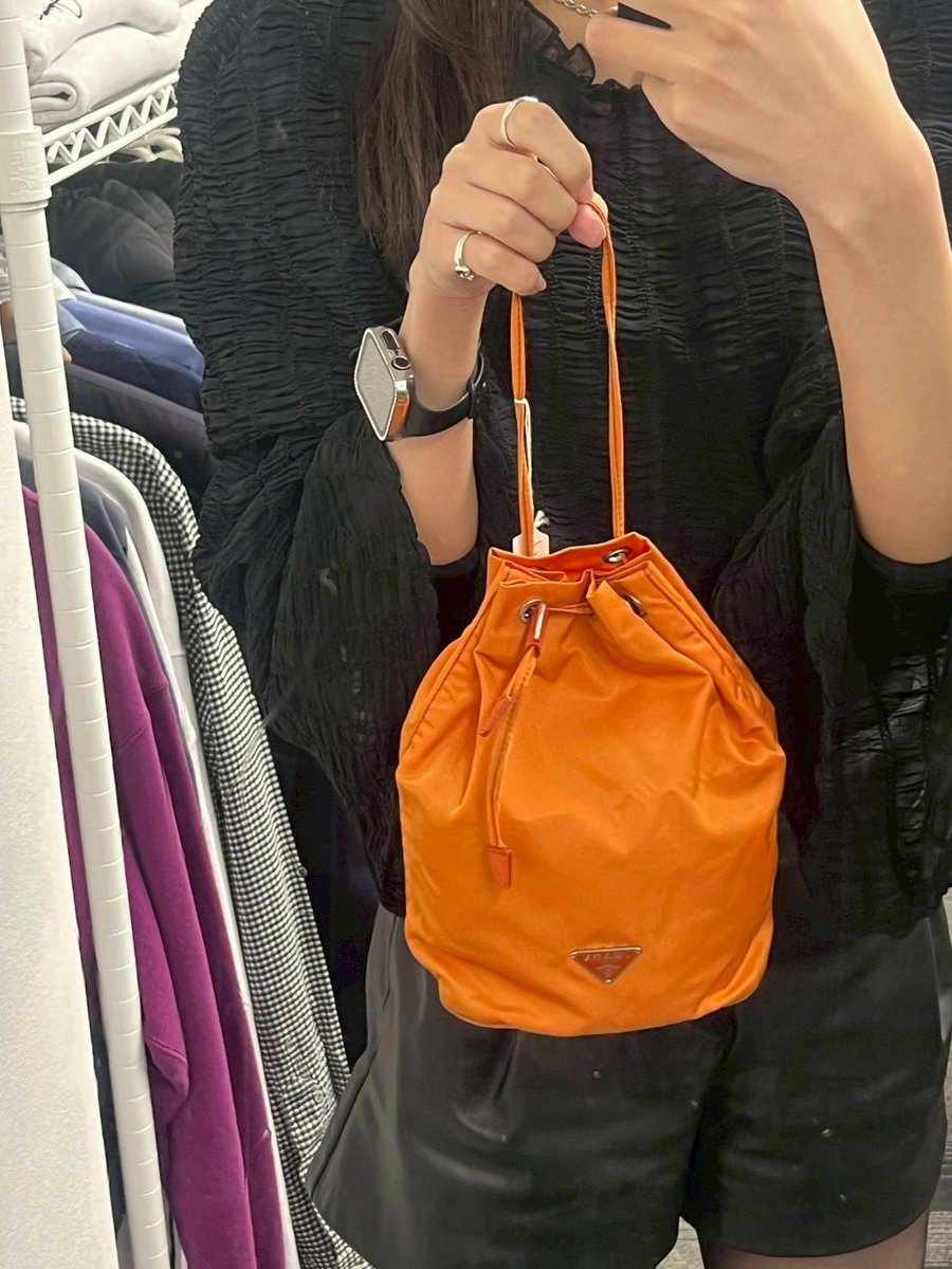 PRADA プラダ 巾着型 マルチポーチ ポーチ オレンジ系 プラダ 巾着