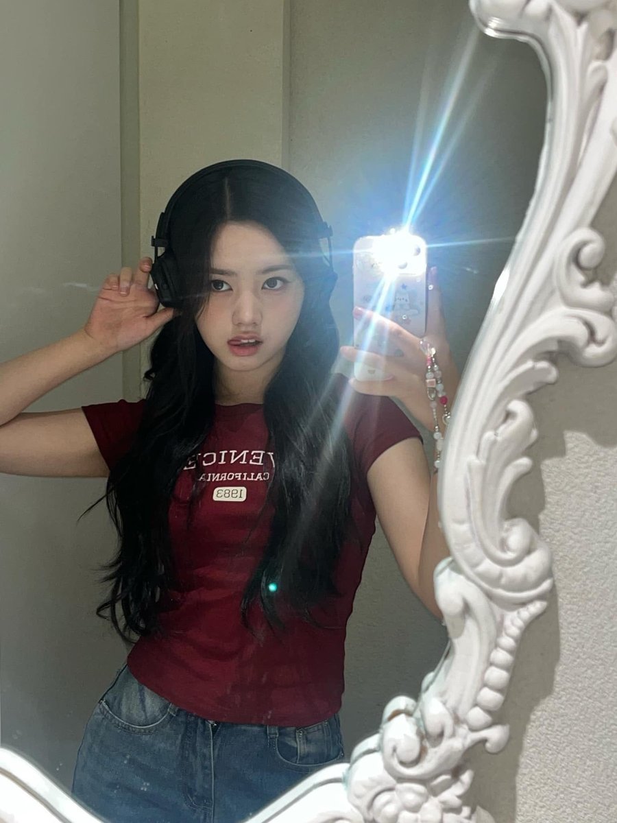 r_jerica74098's tweet image. I love her...;-)

#UNIS #유니스 #ELISIA #엘리시아