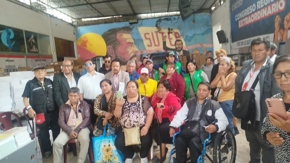 JUlIOSCHIAPPAP's tweet image. SICREO! Partido de aristocratas organiza campeonato deportivo en Avenida El Polo, Surcom. Hagan campaña en Piedra Liza, Carabayllo, VES. Les damos plano para que lleguen, si no conocen barrios populares.
docs.google.com/forms/d/e/1FAI…