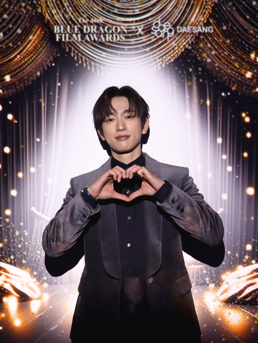 peachpage_net's tweet image. 🎬제46회 청룡영화상🏆

 박진영 &amp;lt;하이파이브&amp;gt;

instagram.com/p/DRism4DEoky

ෆ #PARKJINYOUNG #JINYOUNG #박진영 #진영