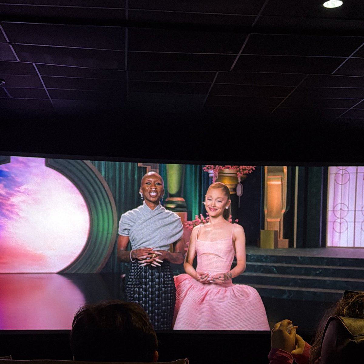 rudyIopez's tweet image. round 3 fuck yall.