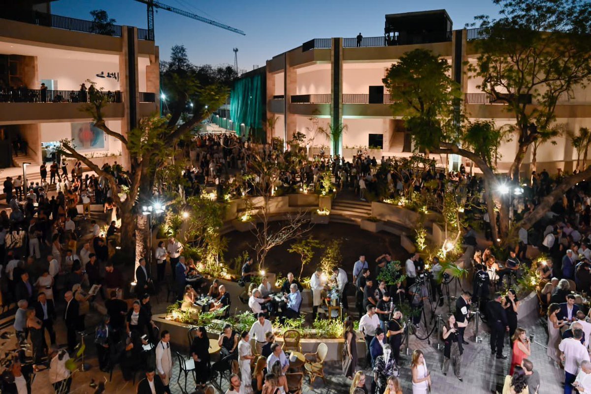 SantiPenap's tweet image. Más de 4000 puestos de trabajo y una muestra de la confianza para invertir en Paraguay. Eso es Distrito Perseverancia.  Más que un barrio, es el símbolo del Paraguay que resurge a partir del trabajo, genera oportunidades e impulsa el desarrollo. Seguiremos creando las condiciones…