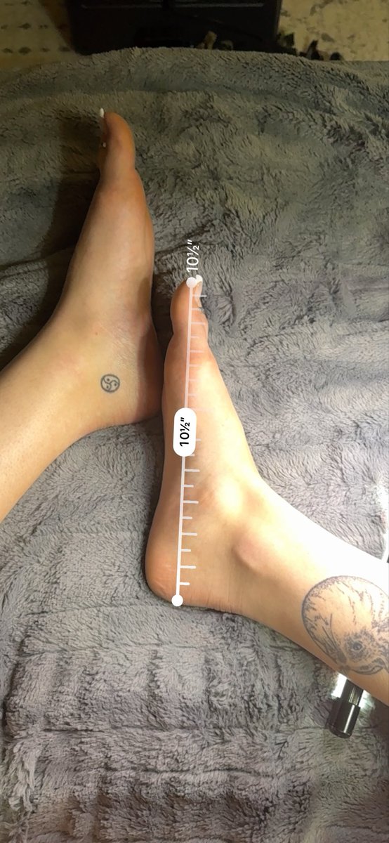 godessceres1's tweet photo. Imagine being destroyed with my massive feet and then getting used as a toilet… if you want to see more of my feet ruining him you can check out my OF 

https://t.co/wW4ULgyQsd

#footdom #footfetish #greekfeet #bigfeet #footworship #footporn #onlyfans #scatbook #domme #femdom #footlicking
