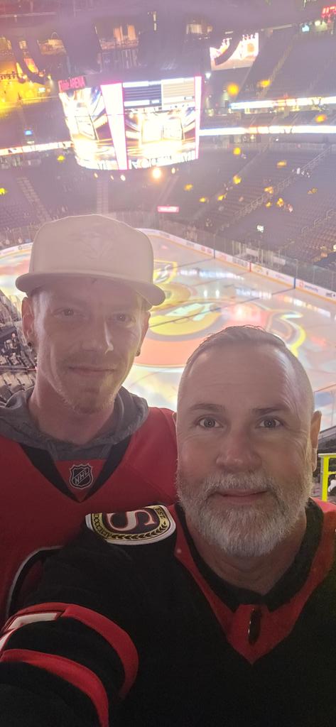 perianderson's tweet image. Representing #Sens fans in #Vegas #GoSensGo @jman1994