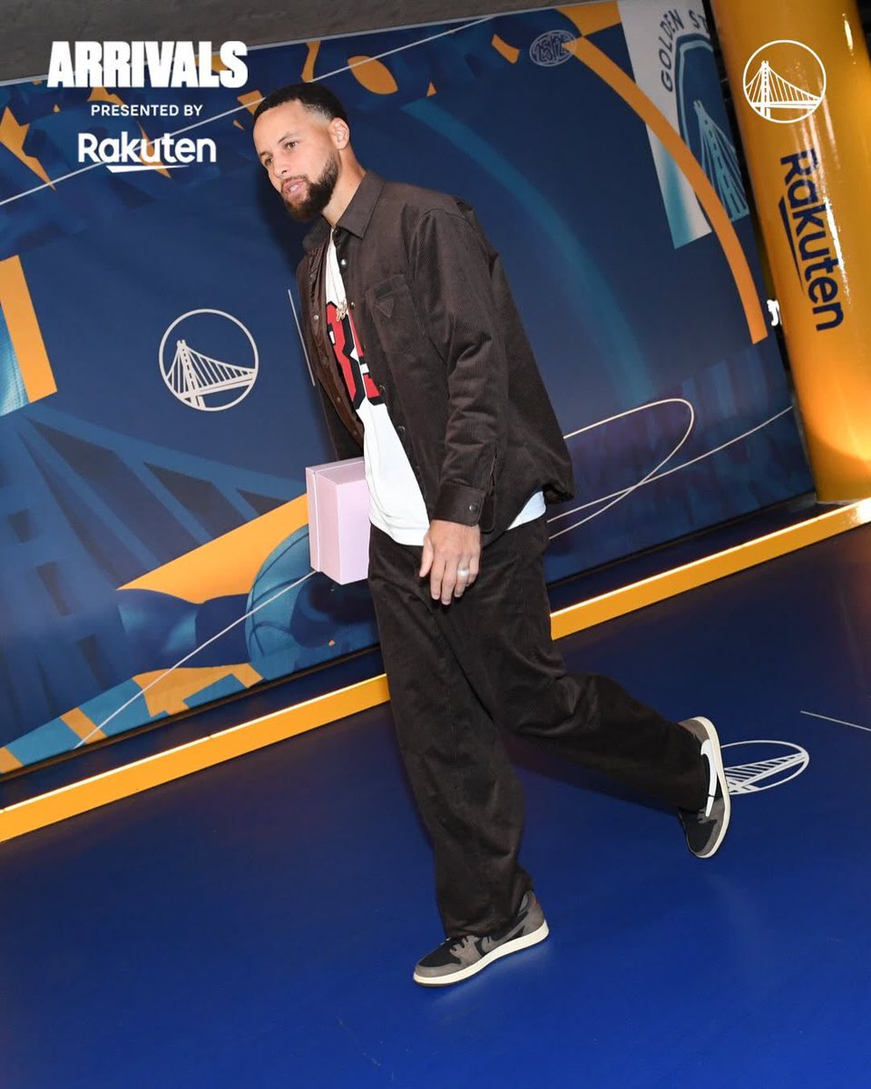 nicekicks's tweet image. Who woulda thought we’d see Steph Curry rockin’ Travis Scott x Air Jordan 1s 🤯