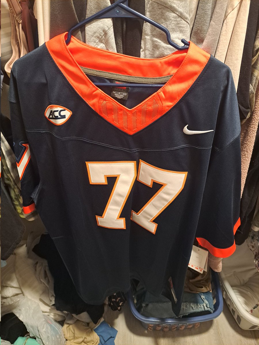 surfingwahoo's tweet image. Peep my new jersey, birth year is the number.  My favorite color pattern.  #BEATTECH