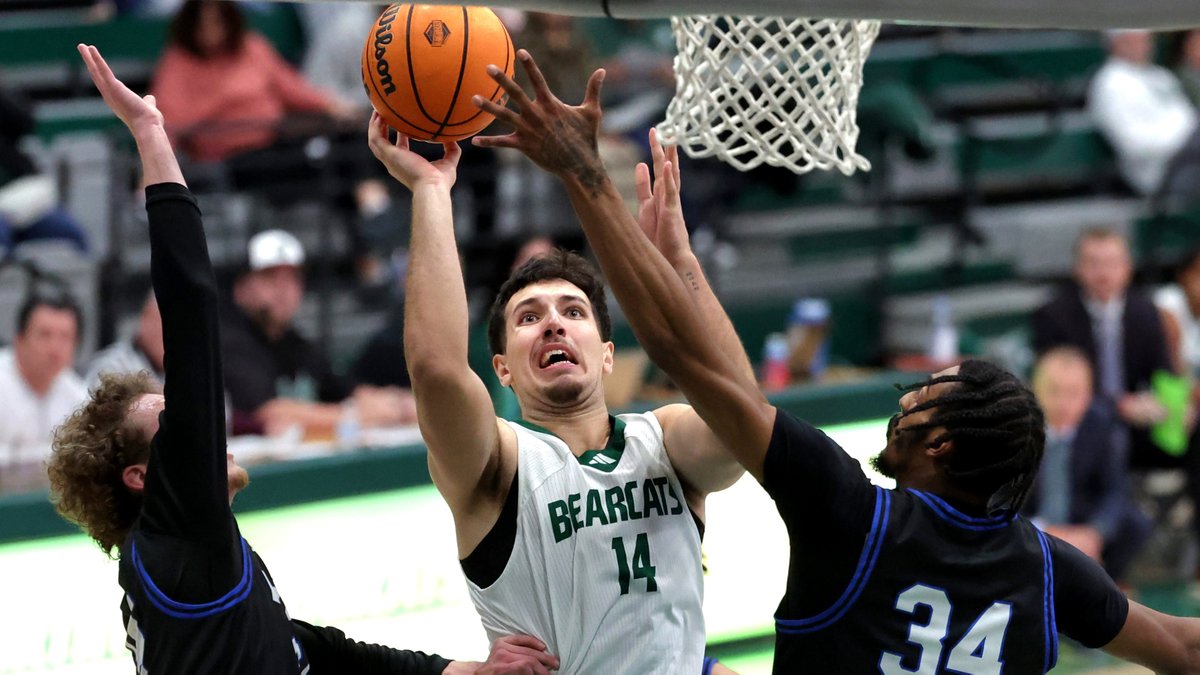 MBB RECAP ||| NORTHWEST 97, YORK 59

The <a href="/NWBearcatMBB/">Bearcat Basketball</a> team stuffed the York Panthers Wednesday night at Bearcat Arena, 97-59.

Northwest matched its win total from a season ago by improving to 6-2. York dipped 2-8 on the year.

Northwest dominated the boards with a 53-32