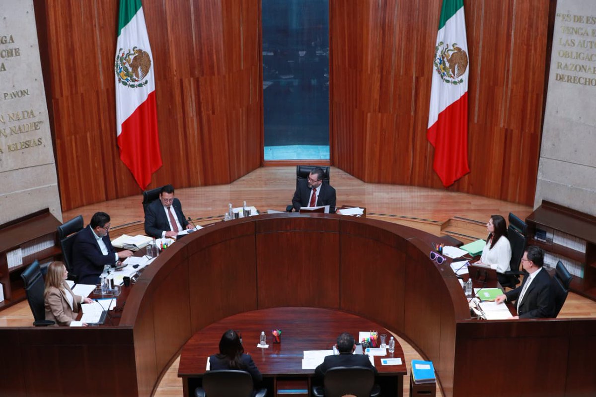 gbatizg's tweet image. Constructivas, fructíferas y de diálogo. Así son las sesiones del Pleno de Tribunal Electoral del Poder Judicial de la Federación.

La justicia democrática es un espacio donde las diferencias se expresan con claridad, donde las posturas se sostienen con razones, y donde el debate…